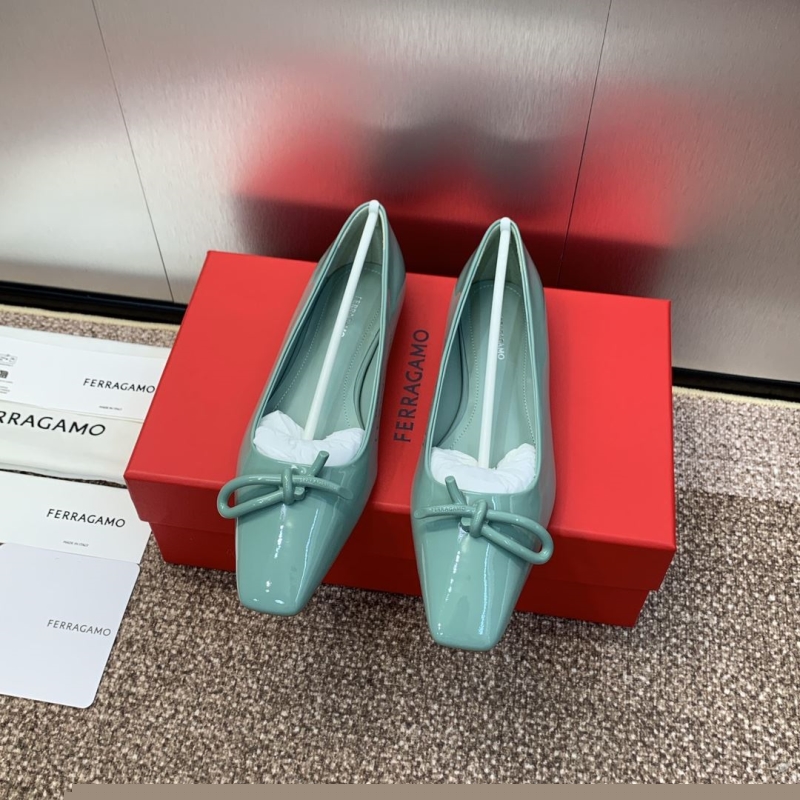 Ferragamo flat shoes